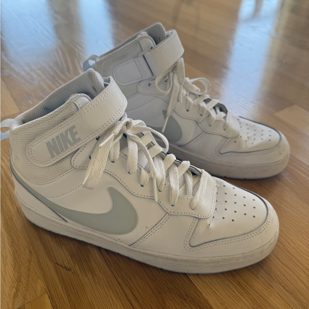 Nike Women High-Top Sneakers Size 7